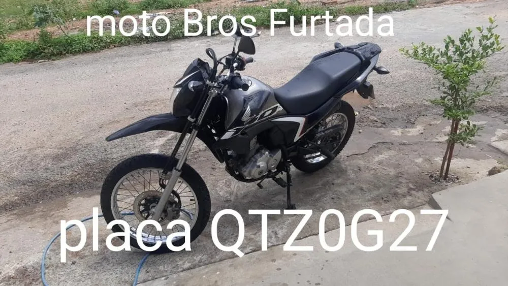 Moto é furtada no centro de Brumado