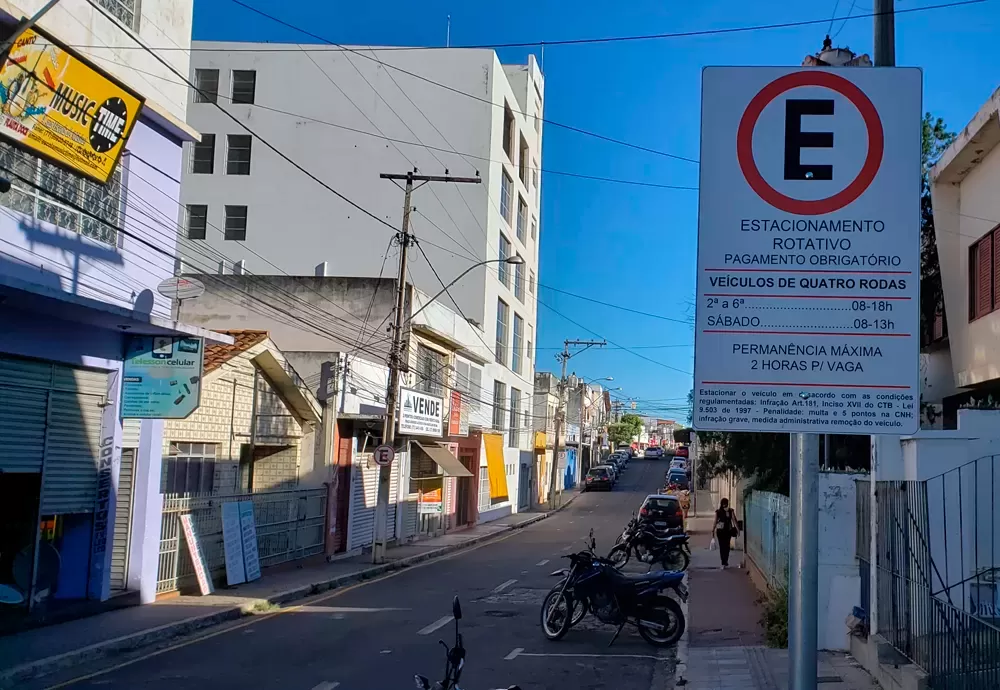Vereadores de Brumado sustam Decreto que regulamenta estacionamento rotativo pago