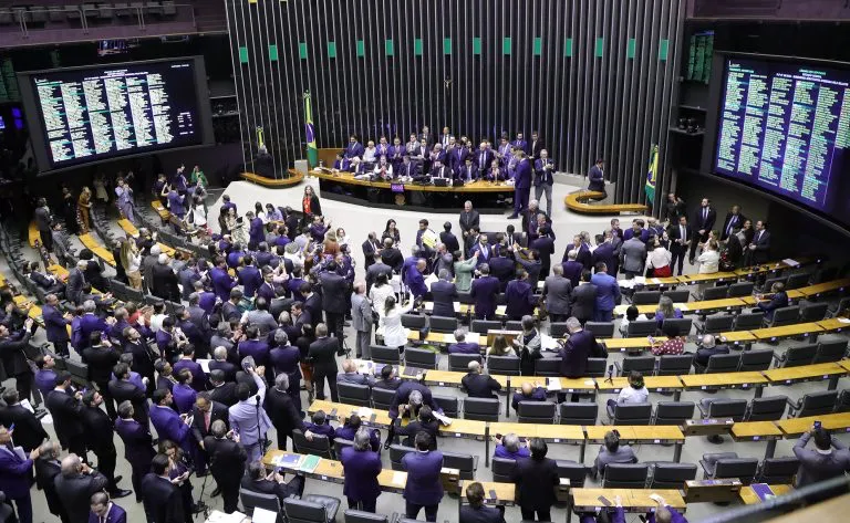 Câmara dos Deputados aprova isenção para carnes e conclui votação de projeto que regulamenta a reforma tributária 