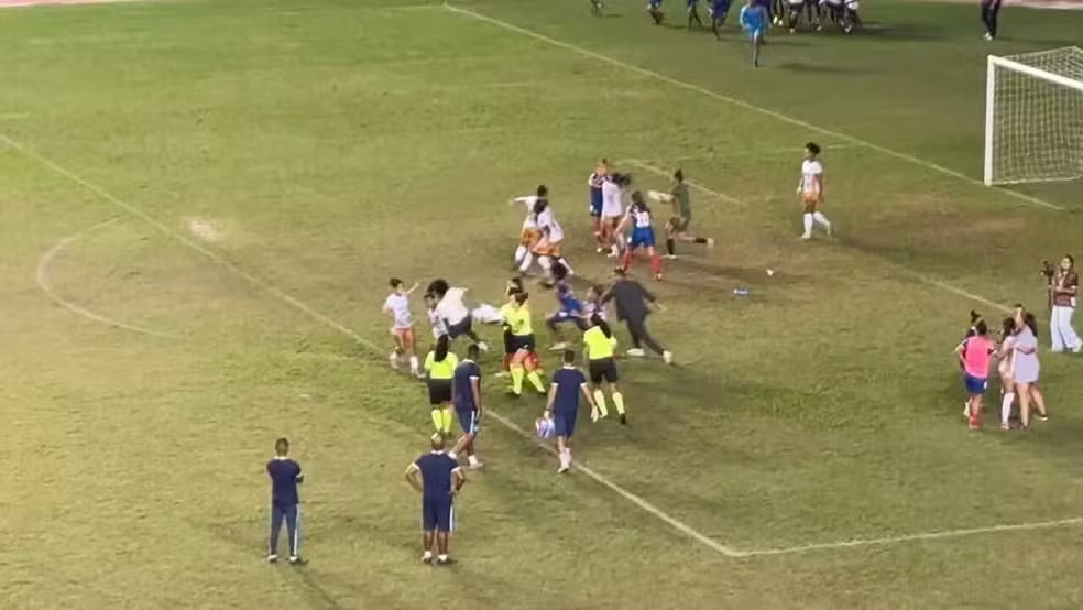 Treinador de Futebol Feminino é preso por injúria racial em partida do Bahia no Estádio de Pituaçu