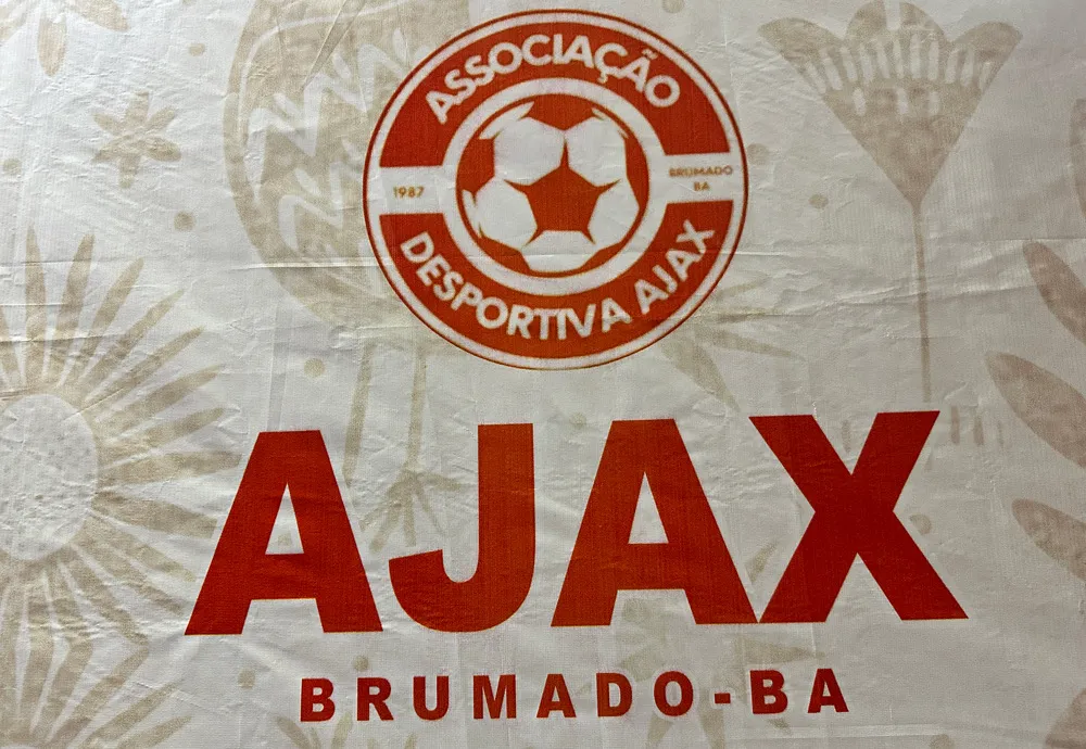 Escolinha de Futebol Ajax divulga carta aberta à população brumadense após negativa de vistos para o México Cup