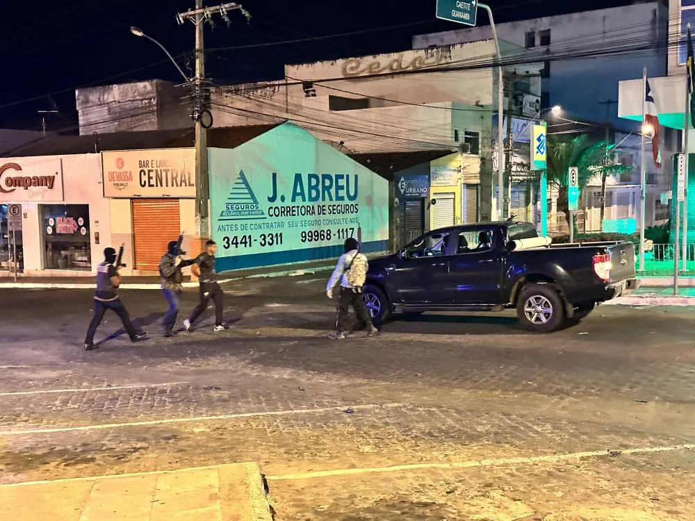 Polícia Militar realiza simulação de assalto a banco no centro de Brumado em treinamento intensivo