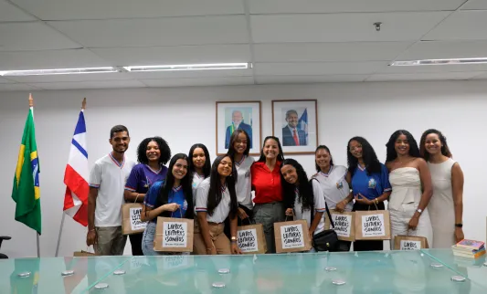 Estudantes da rede estadual baiana são homenageados pelo sucesso no Enem