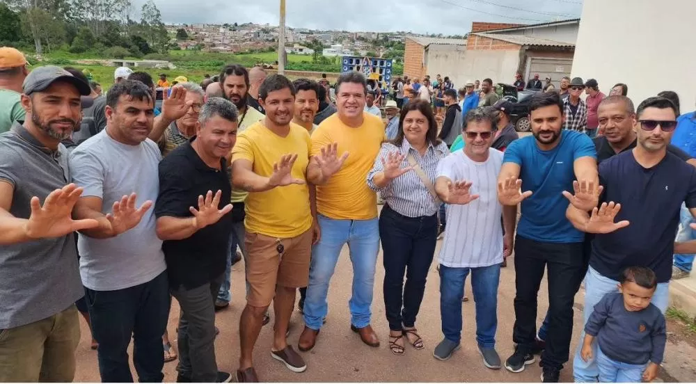 Ao lado de Wilson do Café, Marquinho Viana participa de festa do Super Jovens em Barra da Estiva