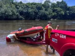 Bombeiros recuperam corpo no Rio de Ondas, em Barreiras