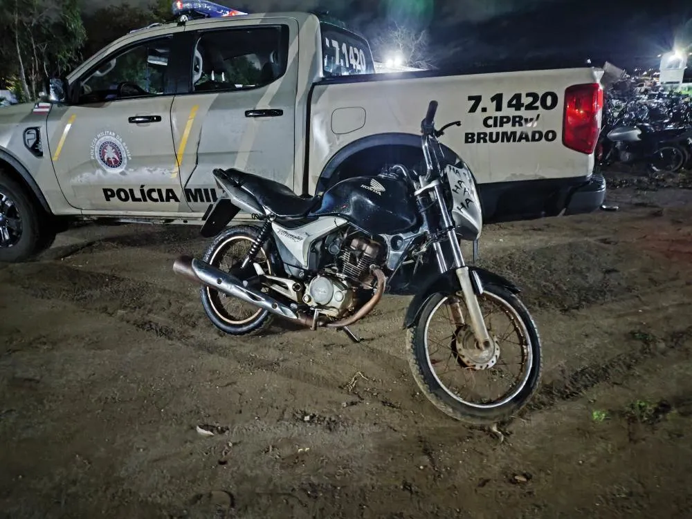 Polícia Rodoviária Estadual recupera motocicleta com restrição de roubo na BA-262