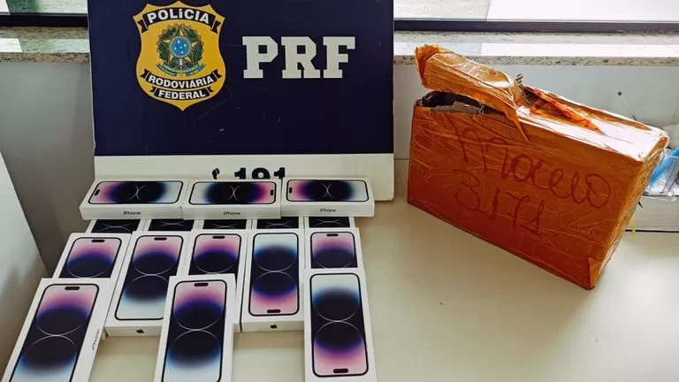 PRF apreende carga de iPhones de última geração em trecho baiano da BR 116