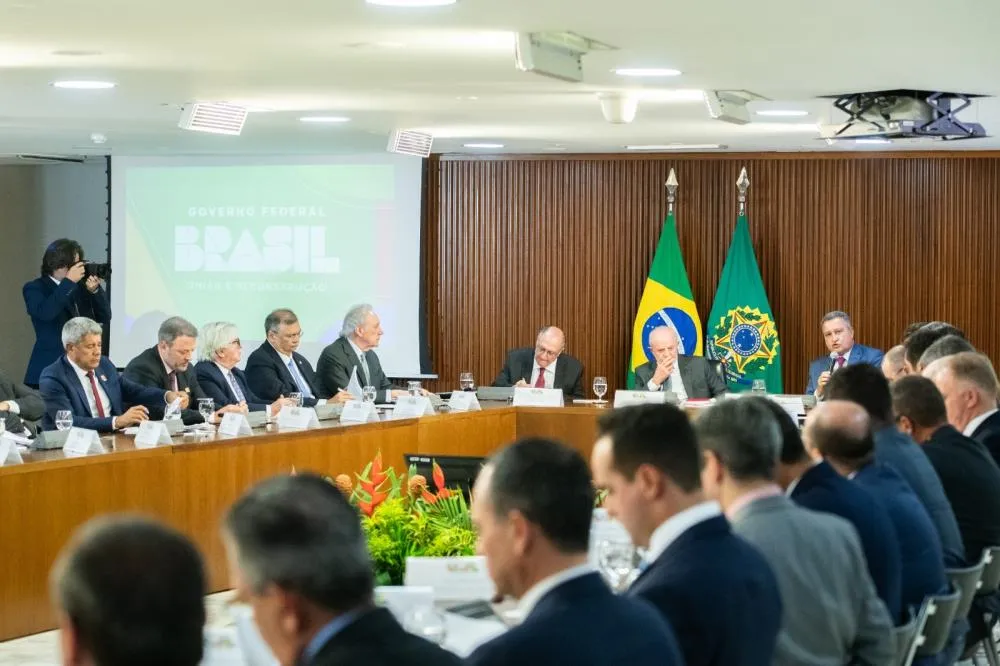 Jerônimo defende 'agenda ampla de Segurança Pública' e soma de esforços com o Governo Federal em reunião com Lula