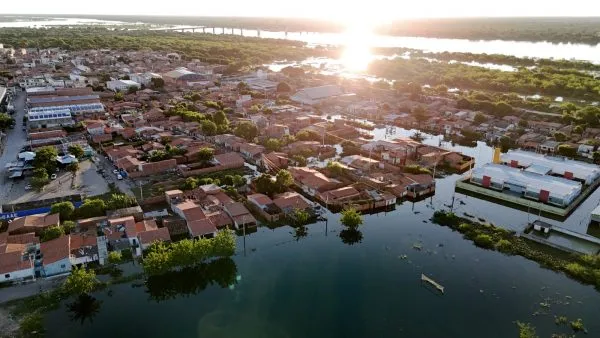 Governo da Bahia envia equipamentos, reforça saúde e encaminha doações para vítimas das chuvas em Bom Jesus da Lapa