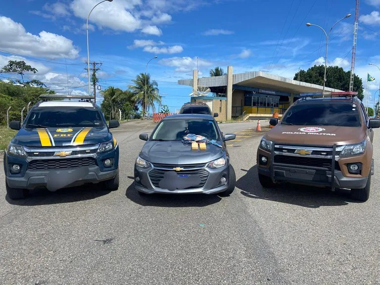 Com cocaína dentro de porta-malas, PRF e PMBA prendem motorista na BR 101