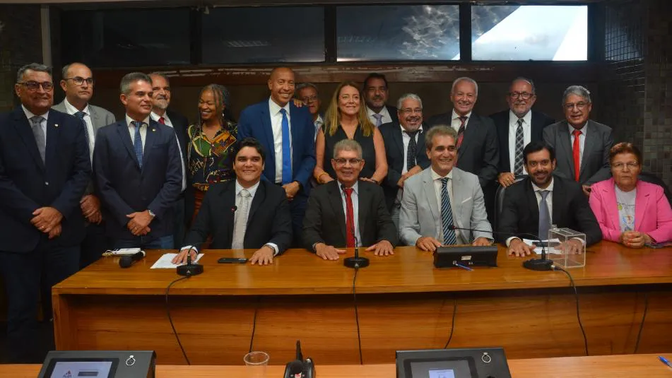 Assembleia Legislativa da Bahia reinstala comissões permanentes