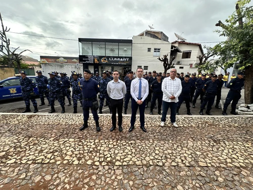 Fabrício Abrantes empossa Sérgio Marinho como comandante da Guarda Civil Municipal de Brumado