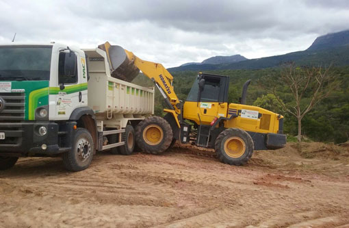 Barra da Estiva: Prefeitura continua recuperando estradas na zona rural