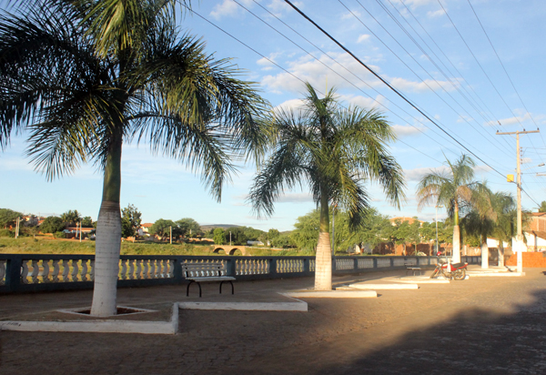 Município de Ibiassucê se compromete a disponibilizar creche para crianças de até três anos de idade